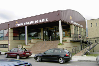 Fachada principal de la Piscina